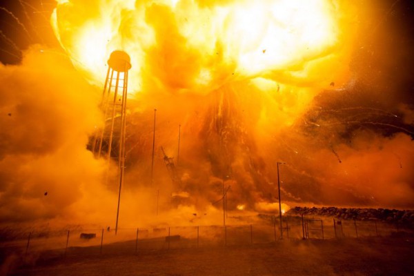 Взрыв ракеты Antares