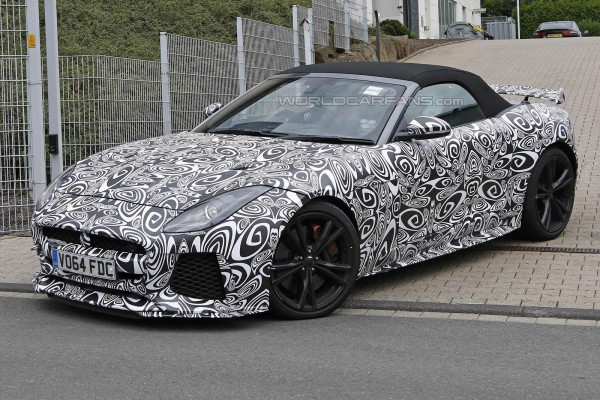 Jaguar F-Type SVR испытали на Нюрбургринге