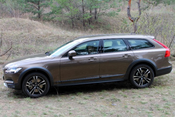 Volvo V90 Cross Country