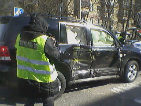 В Киеве маршрутка попала в аварию