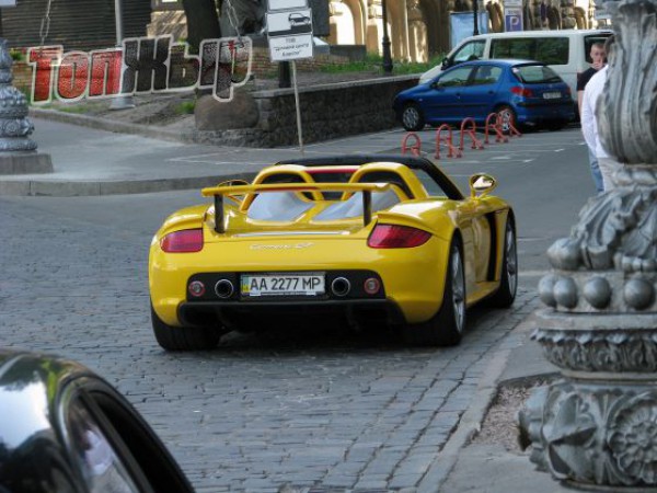 2) Porsche Carrera GT. Цена — около 4 800 000 гривен