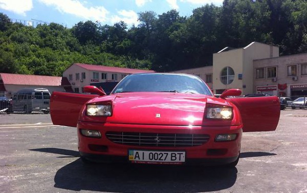 Настоящий Ferrari 456 1998 года выпуска