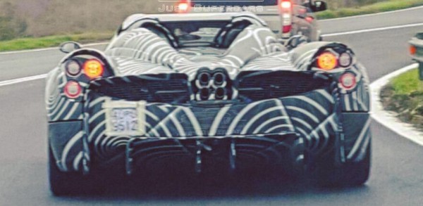 Суперкар Pagani Huayra