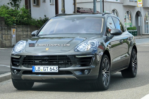 Porsche Macan в камуфляже