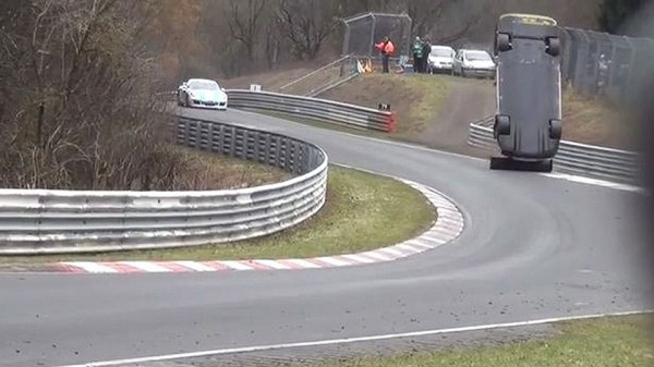 Nissan убил зрителя