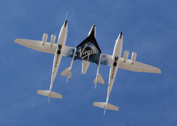 SpaceShipTwo разрешили полеты