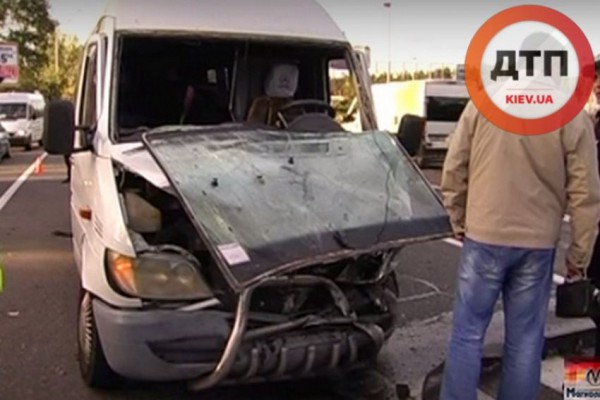 Разбитый Mercedes