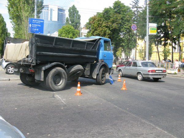 Водитель МАЗа утверждает, что ехал на зеленый
