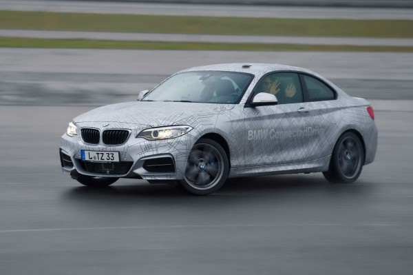 BMW M235i с автопилотом может быстро и резко маневрировать