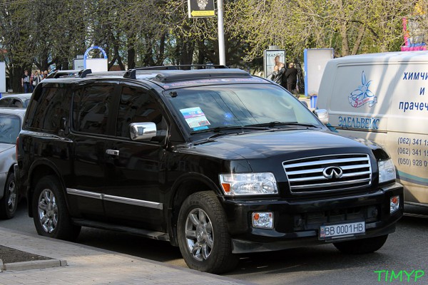 Infiniti одного из подчиненных Захарченко