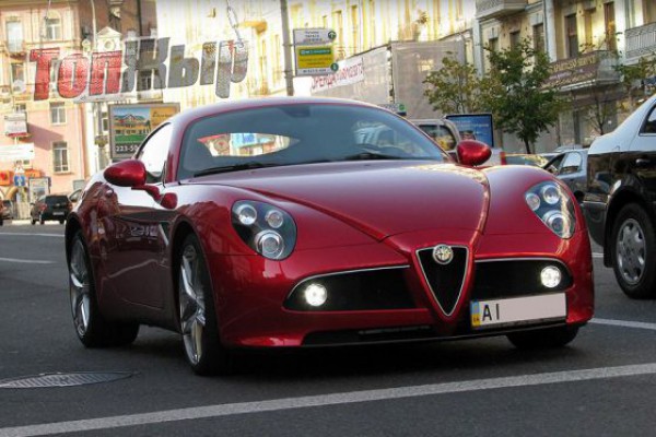 10) Alfa Romeo 8C Competizione Quadrifoglio. Цена — около 2 000 000 гривен