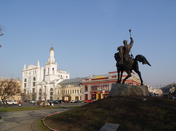 С площади уберут машины
