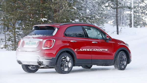 Fiat 500X Abarth сфотографировали во время зимних испытаний