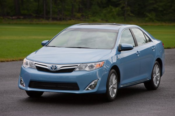Американская Toyota Camry Hybrid