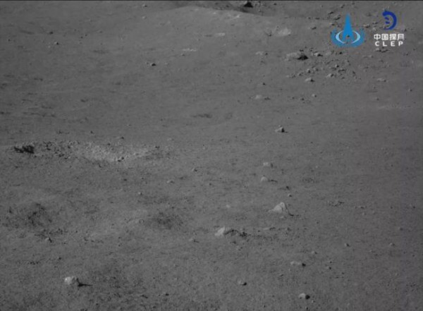 Фрагмент камня, видимый камерой обхода препятствий Юту-2