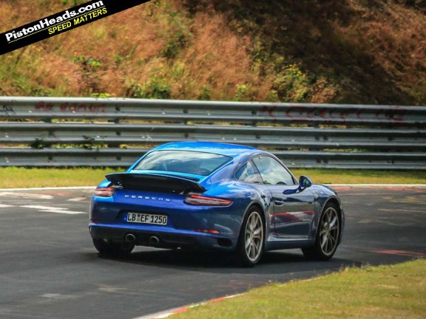 Обновленный Porsche 911