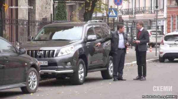 Toyota Land Cruiser Pradoоказался зарегистрирован на Лодочникова Дмитрия