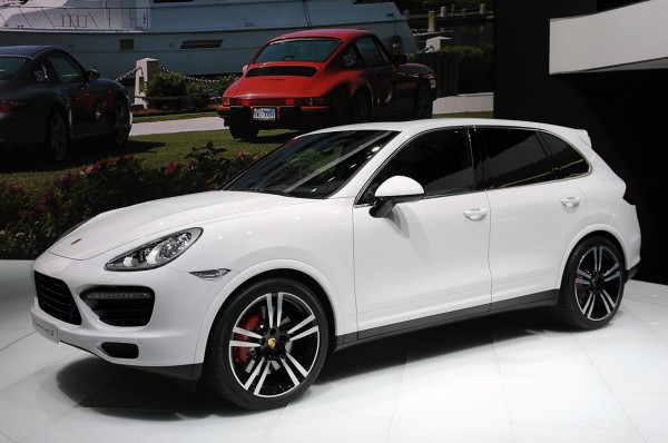 Porsche Cayenne Turbo S на автосалоне в Детройте -2013