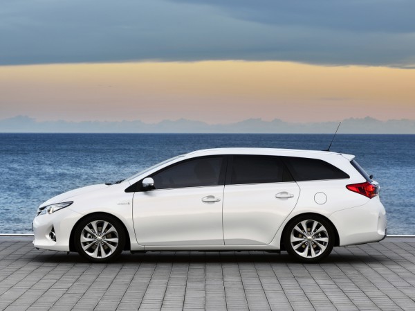 Toyota Auris в кузове универсал
