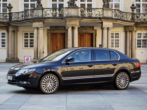 Обновленный Skoda Superb Limousine президента Чехии Милоша Земана