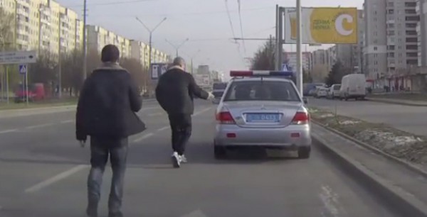 Сотрудники ГАИ, остановитесь!