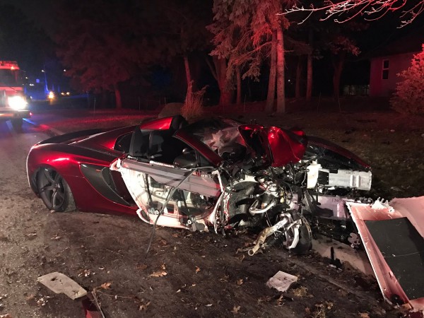 Лихач разбил суперкар McLaren MP4-12C