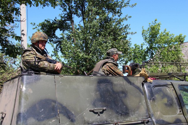 Военные перекрыли дороги