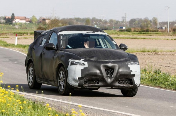 Alfa Romeo вывела на тесты свой первый кроссовер