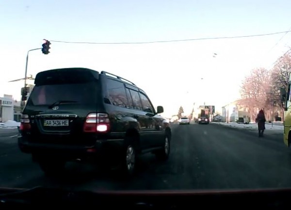 Водитель Toyota Land Cruiser неоднократно создавал аварийные ситуации