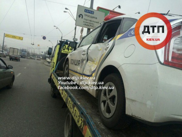 Prius эвакуируют
