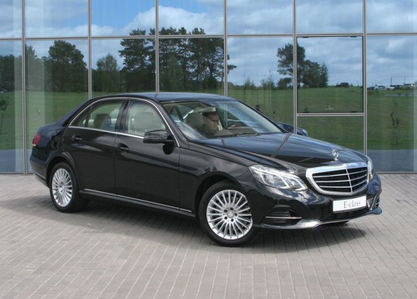 Mercedes-Benz E-Class Седан -