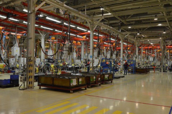 Ford приостанавливает работу