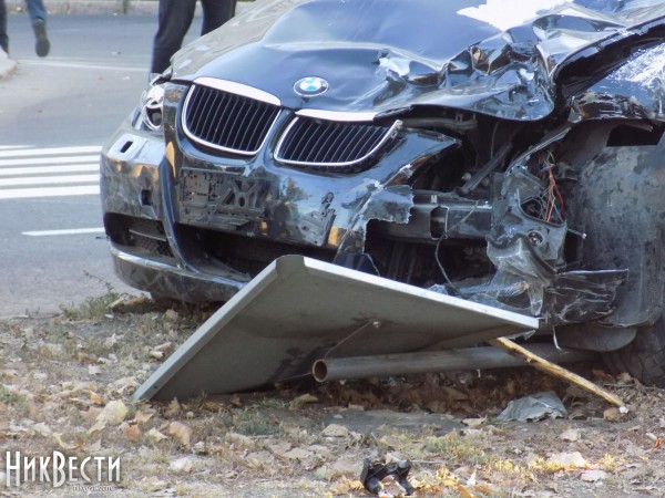 Водитель BMW насмерть сбил четверых дорожников в Николаеве