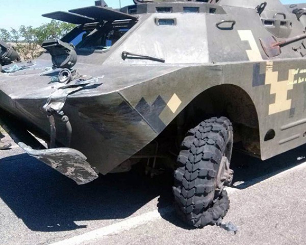 У БРДМ взорвалось колесо