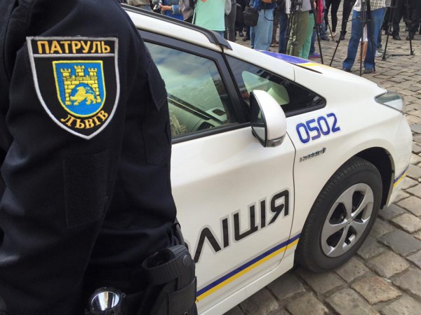 Полицейские задержали гаишника