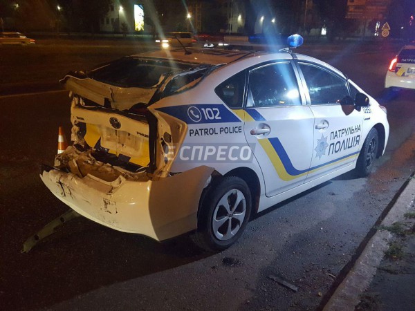 Грузовик протаранил Prius
