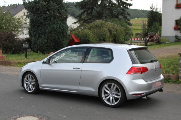 Новый VW Golf GTI на тестах