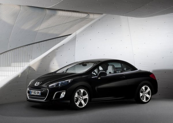 Peugeot 308 СС - самый продваемый кабриолет в Украине