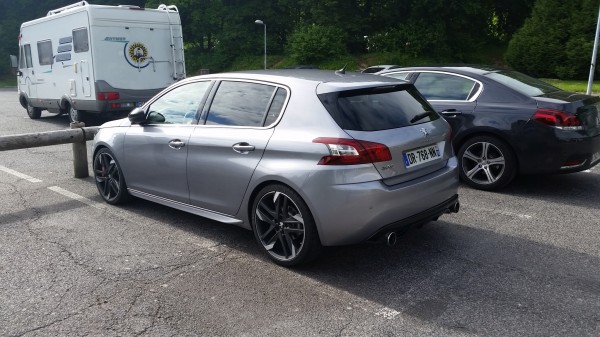 Большой хот-хэтч Peugeot