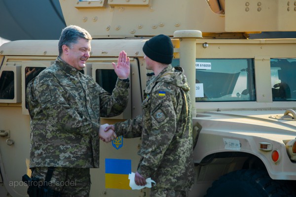 Порошенко принимает новые вездеходы