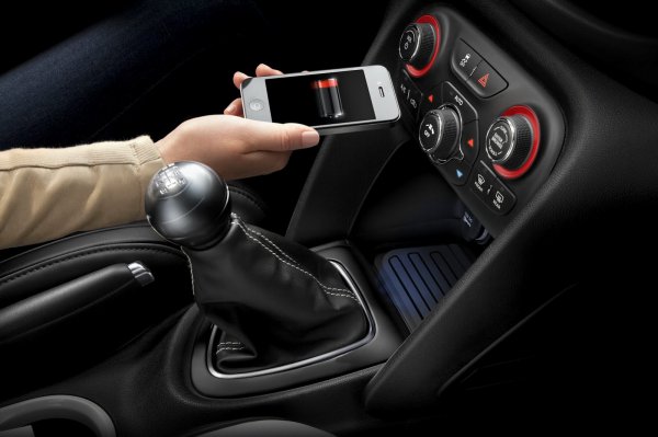 Первым беспроводное устройство получит Dodge Dart