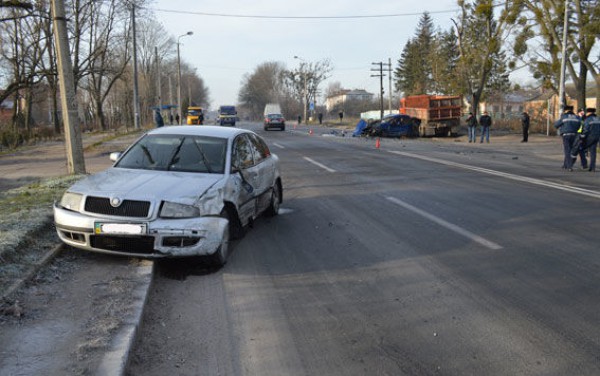 В Ровно произошло тройное ДТП с участием полицейского