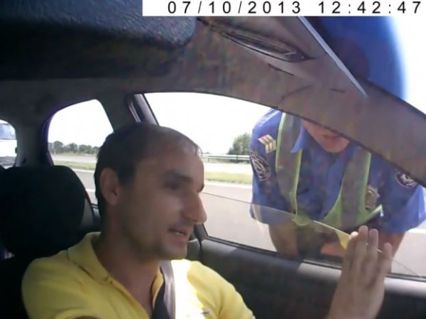 Автор видео попался на Гарпун, который снимал из Ауди