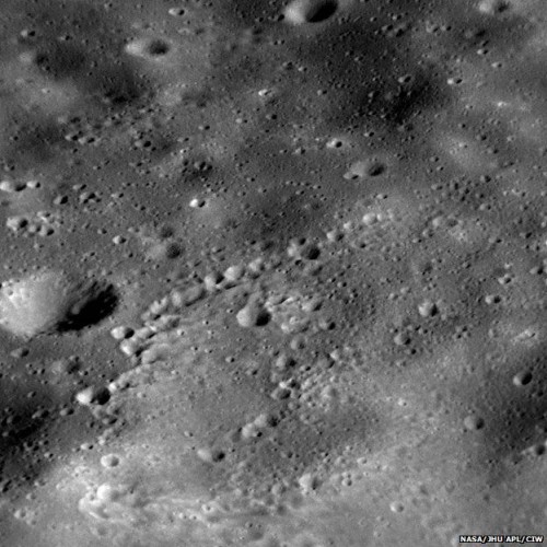 Эта фотография была сфотографирована 26 апреля, за два дня после окончательного маневра MESSENGER