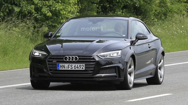 На тестах заметили новое поколение Audi RS5