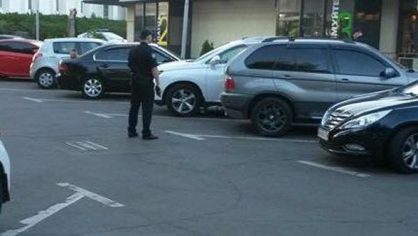 Полицейские нашли заминированную машину