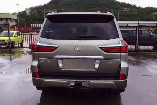 Обновленный внедорожник Lexus LX