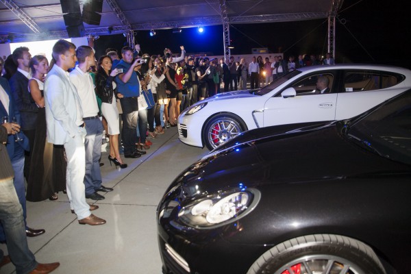Обновленный Porsche Panamera показали VIP-гостям