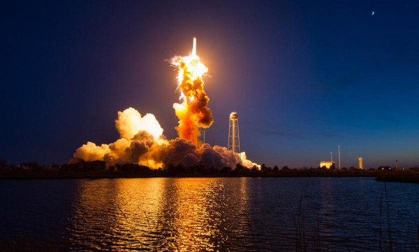 Взрыв ракеты Antares