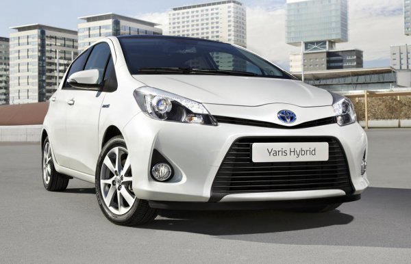 Toyota Yaris Hybrid оценили в 16 950 евро